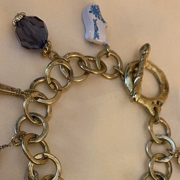 Vintage Travel Charm bracelet with assorted charms jewelry - Picture 4 of 8